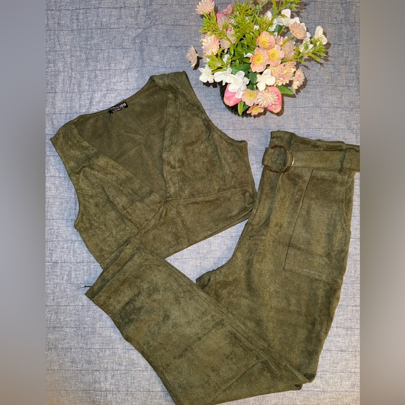 Fashion Nova Pants - Fashion Nova faux suede green Co-ord set